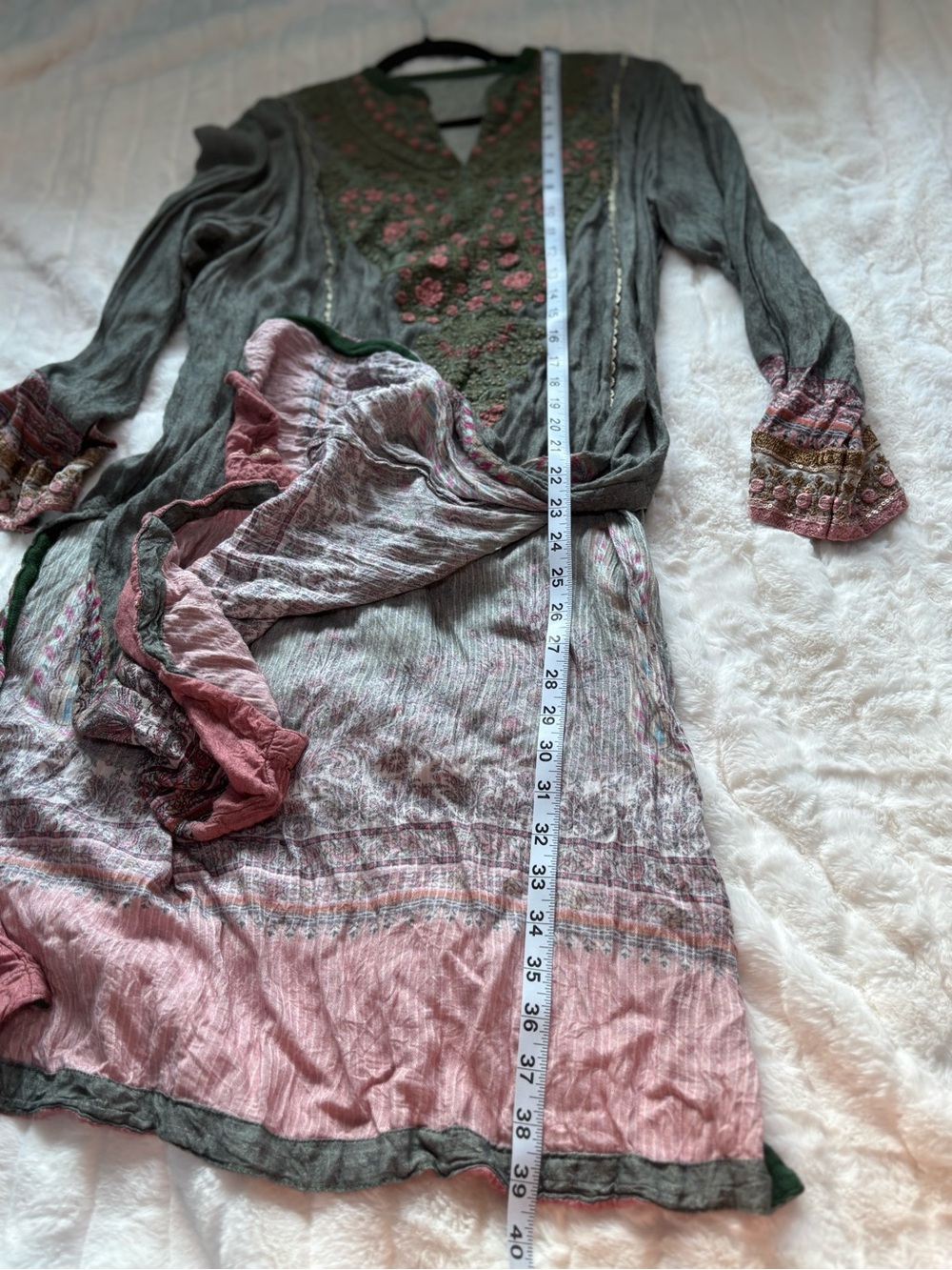 Dress with slits one size - Picture 10 of 13